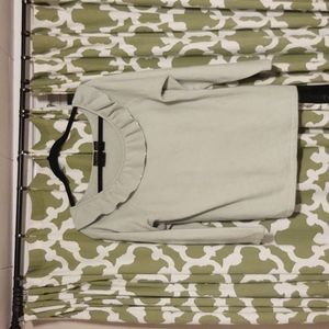 Cashmere, Large Ruffled Sweater in Light Green